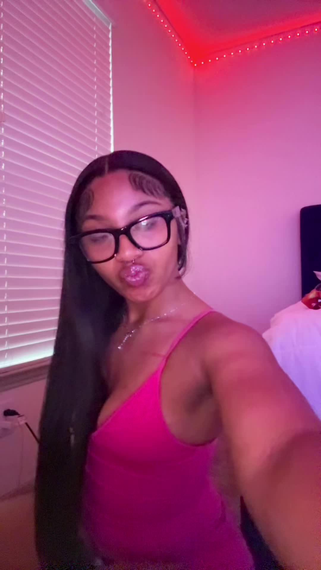 @️