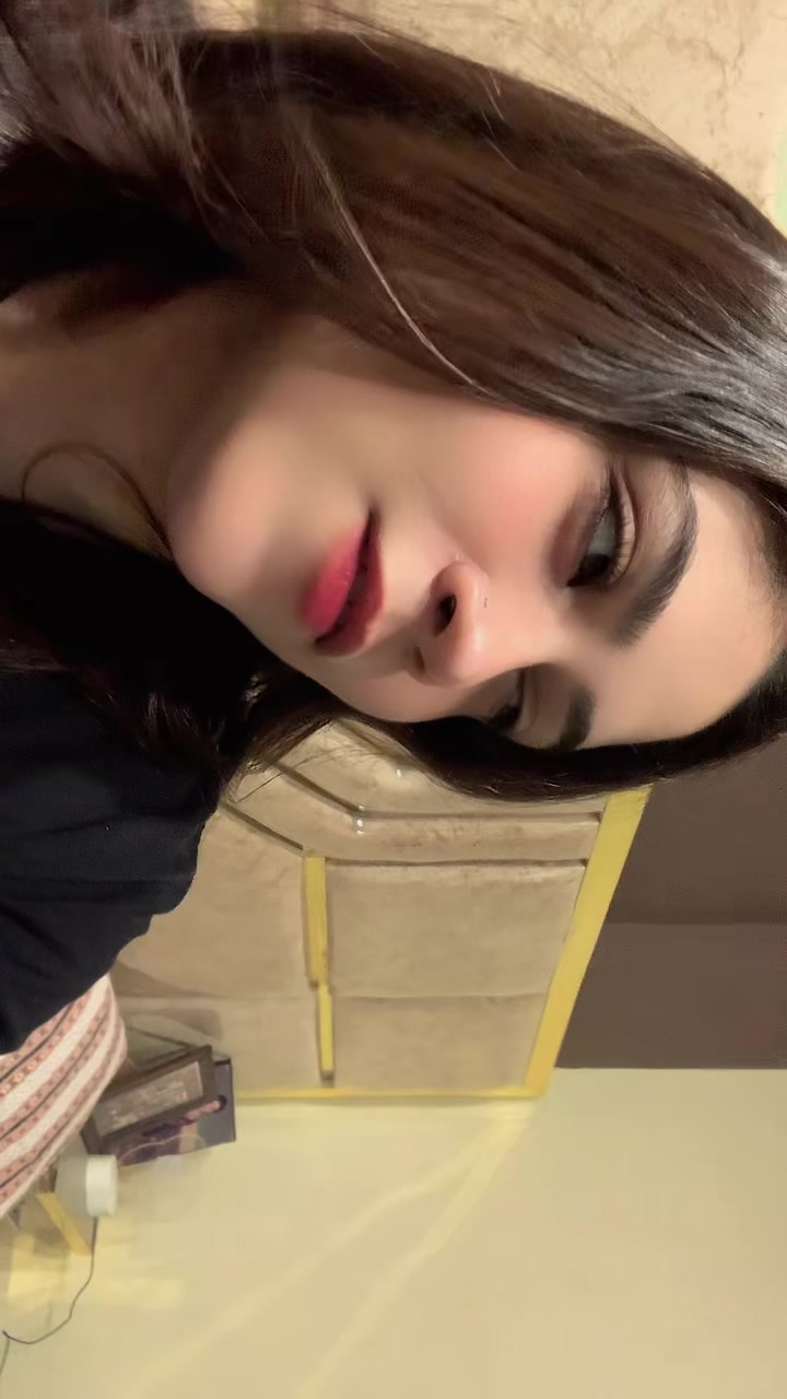 @NiaAli