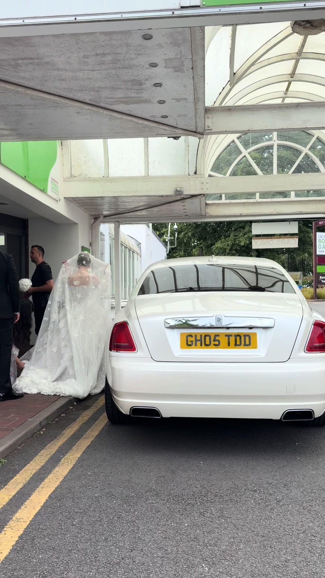@Rolls Royce & Limo Hire 😎