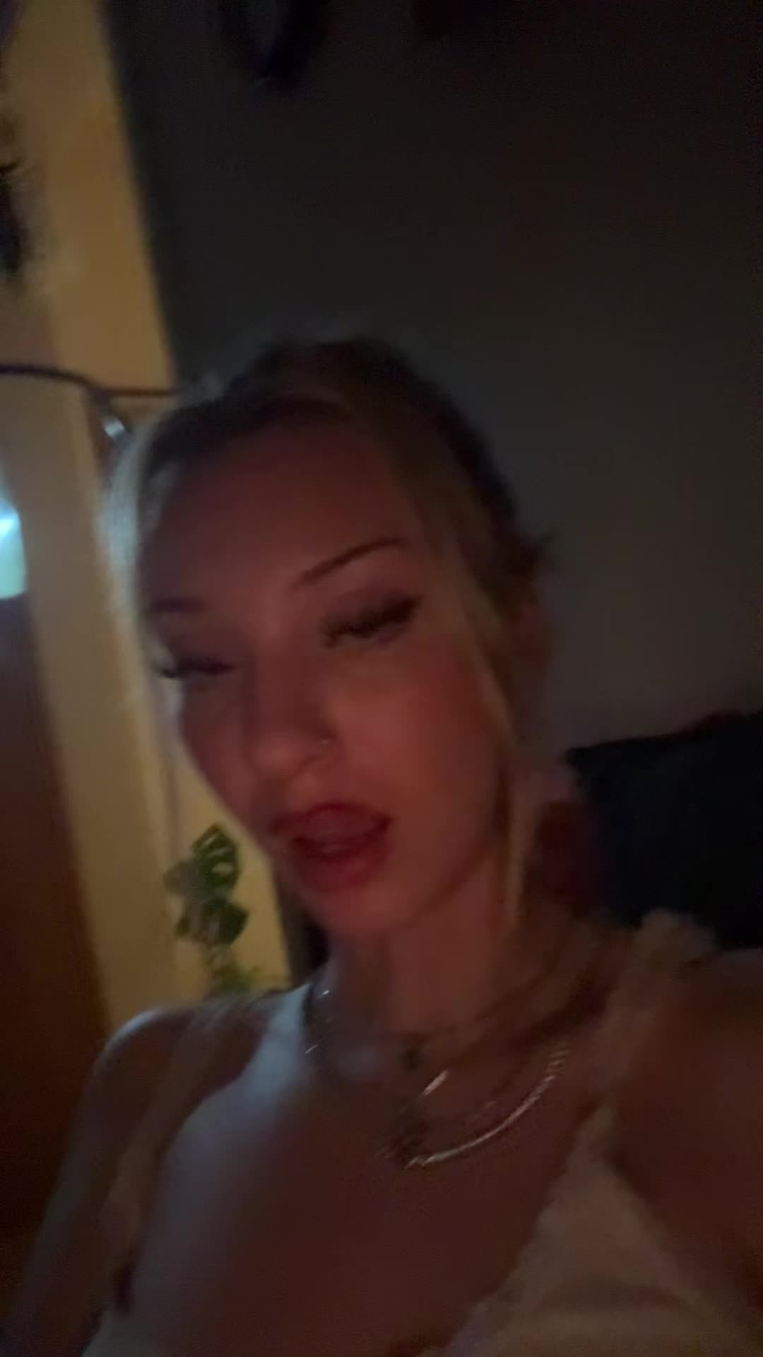@👽