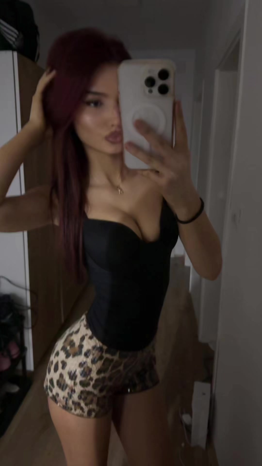 @🪬
