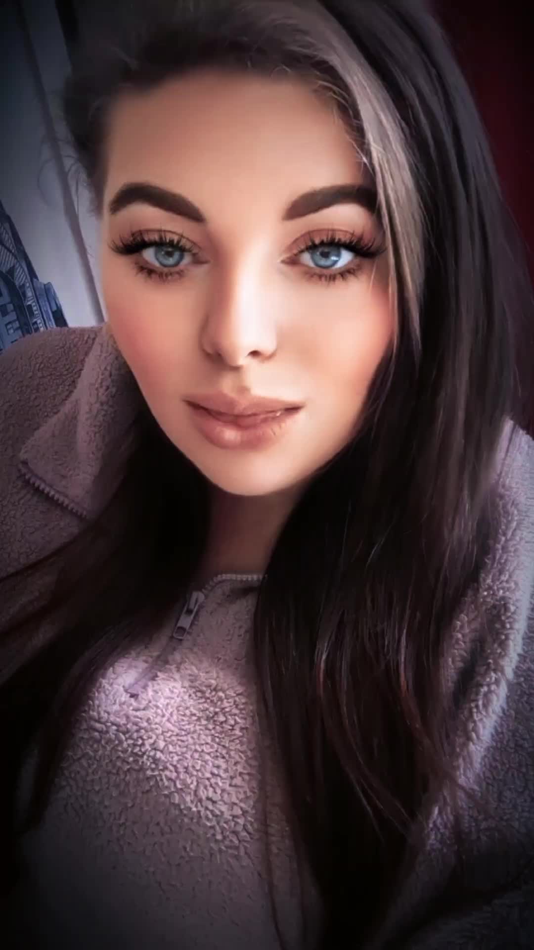 @🍒𝒮𝒽𝒶𝓃𝒶 ~𝓁o𝓊𝒾𝓈𝑒🍒