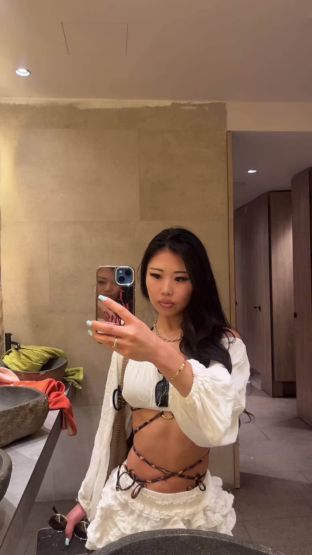 @Mia09
