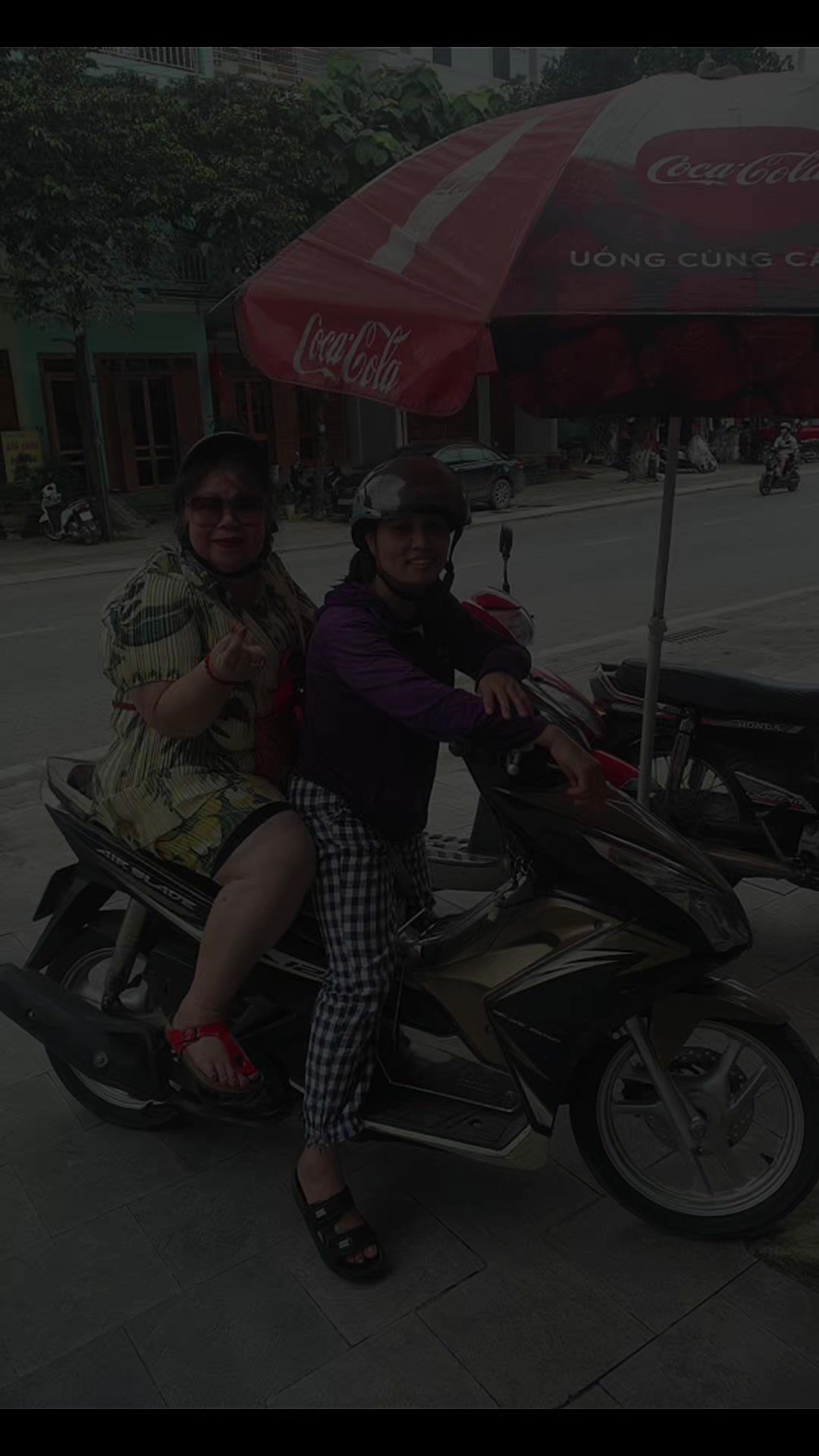 @Bạch yến ho&agrave;ng