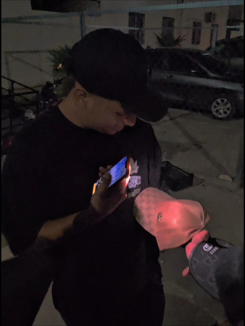 @MikiCaps