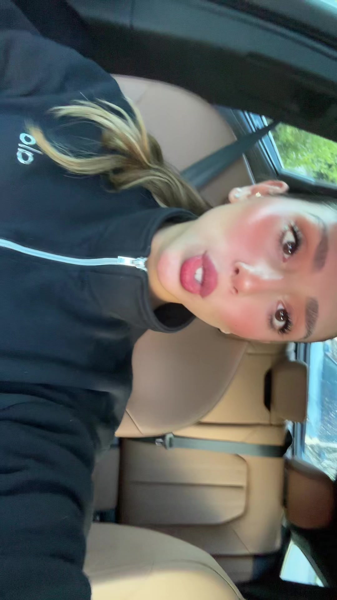 @nicole