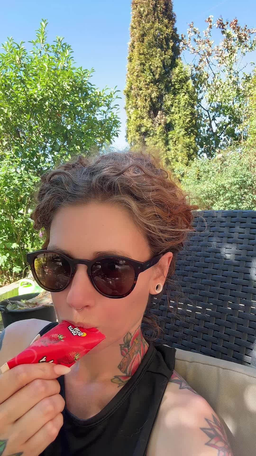 @Curlyhairwithtattoos