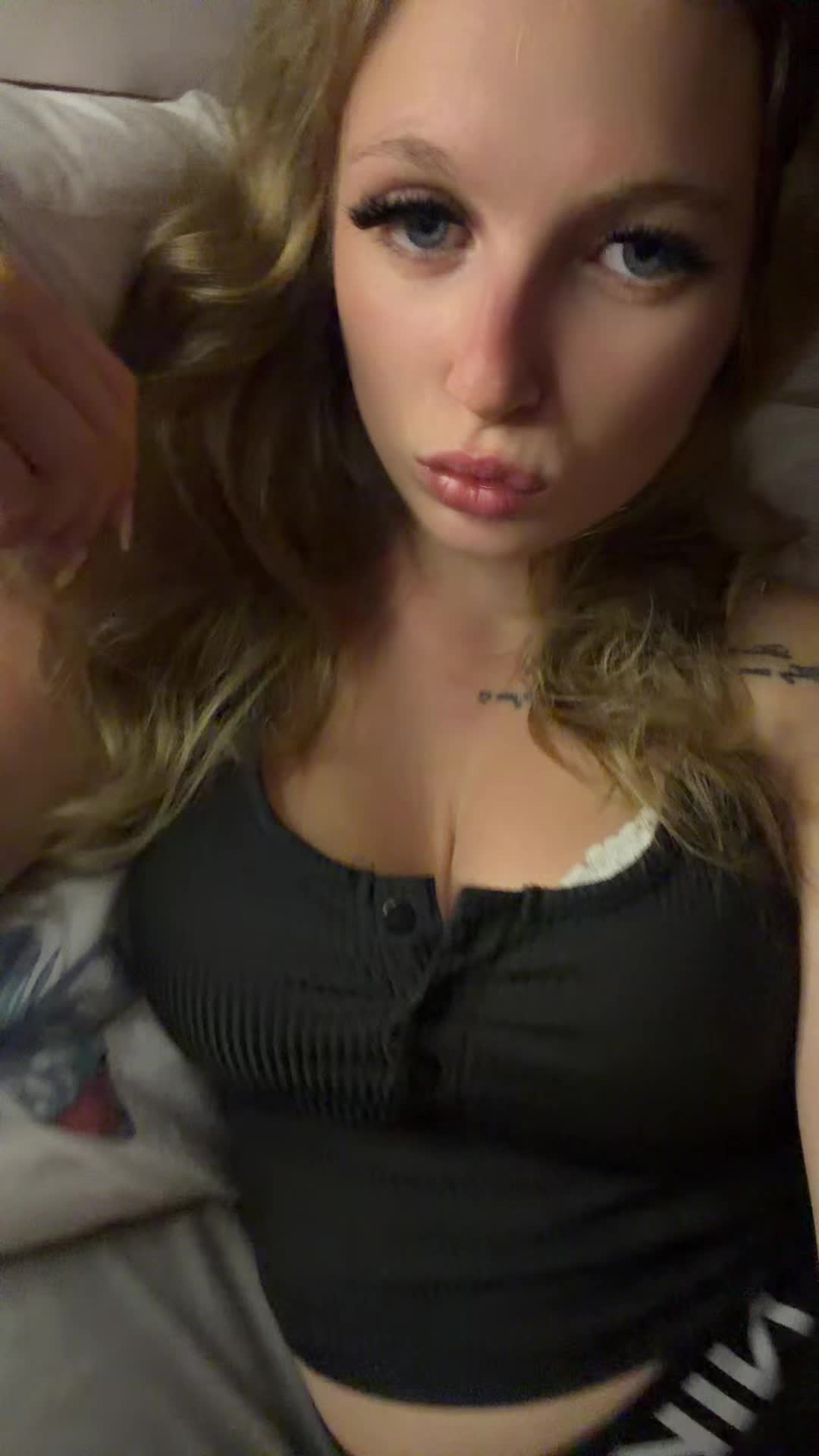@tinytaraxo