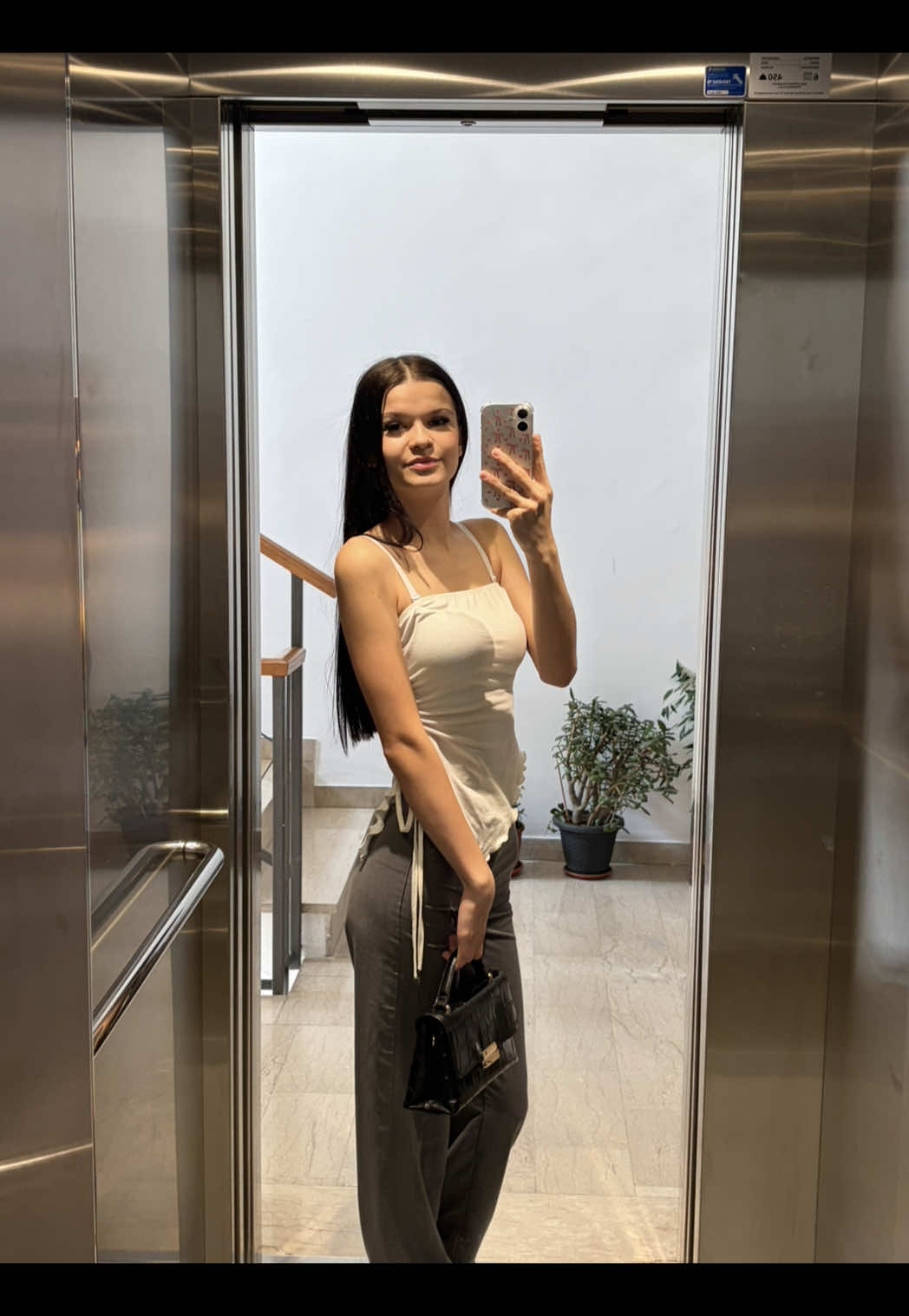 @Adelisa