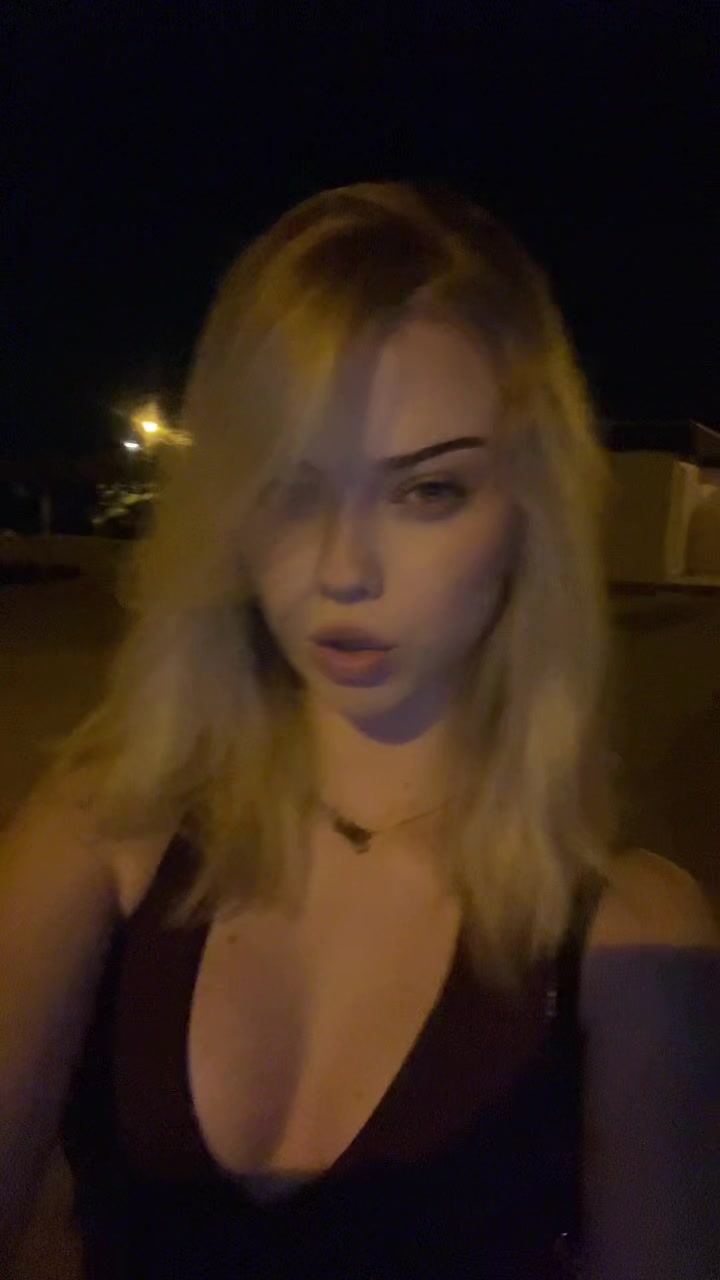 @️ella