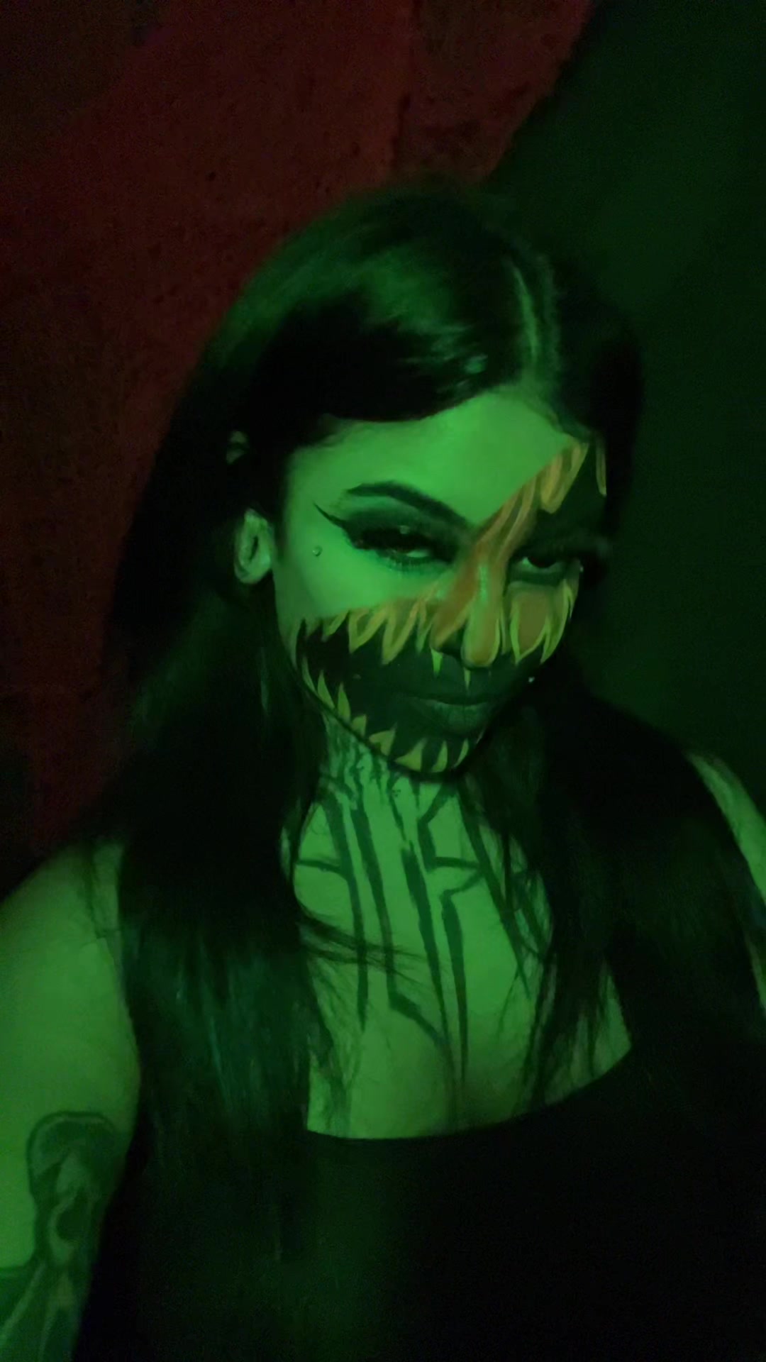 @FREAKSHOW KEEZH🦇