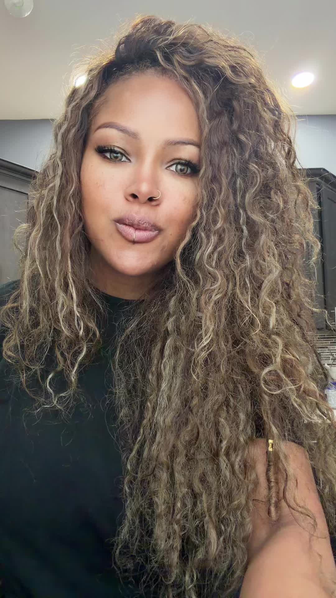 @Elena ❤️&zwj;🔥💪🏽🌹🌹