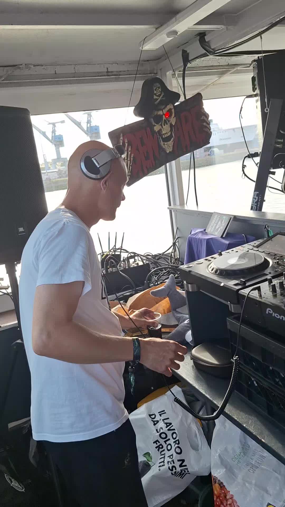@SnakeBiteNL