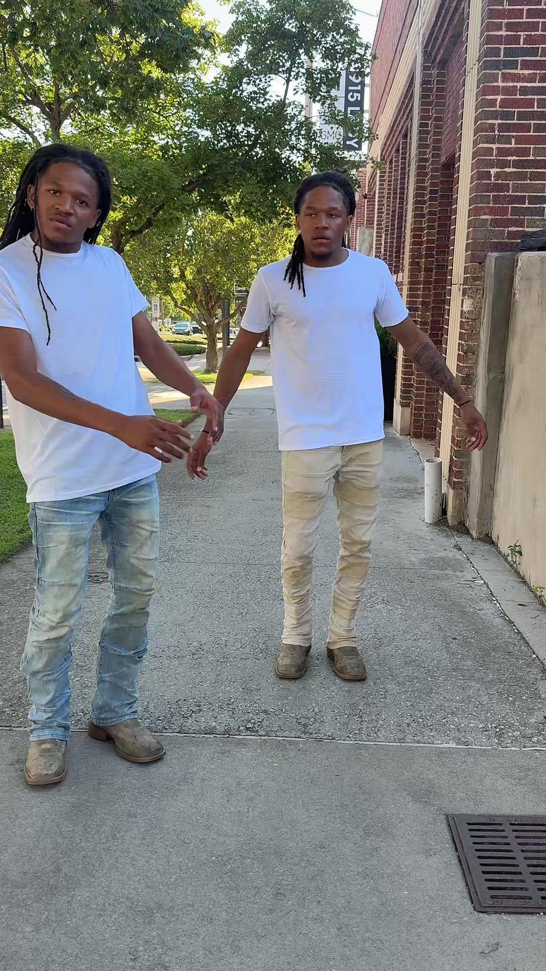 @Ghettotwins_