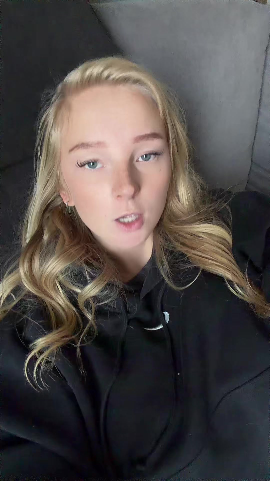 @Blonde_vivi