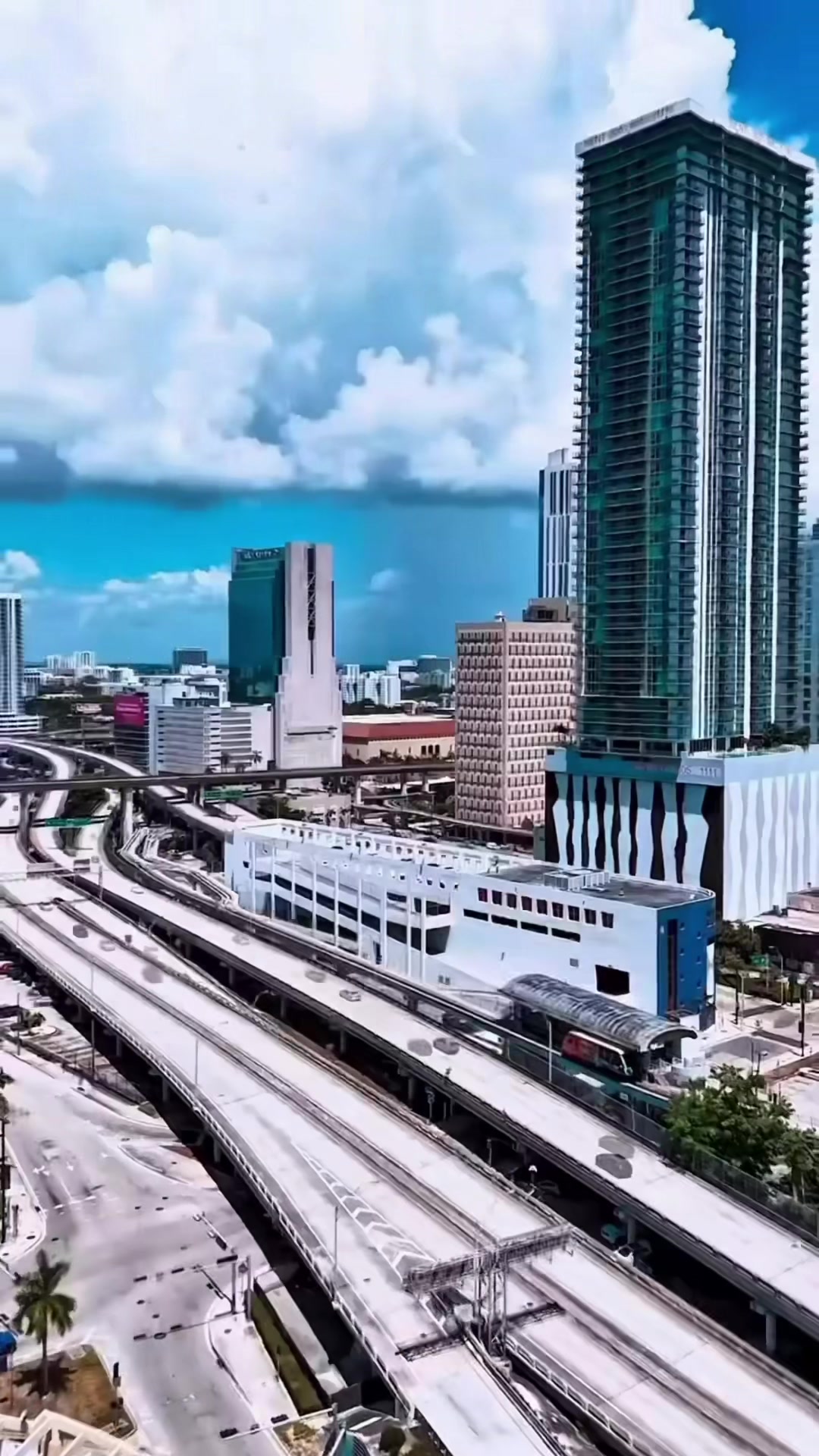 @Ventas y Rentas Miami