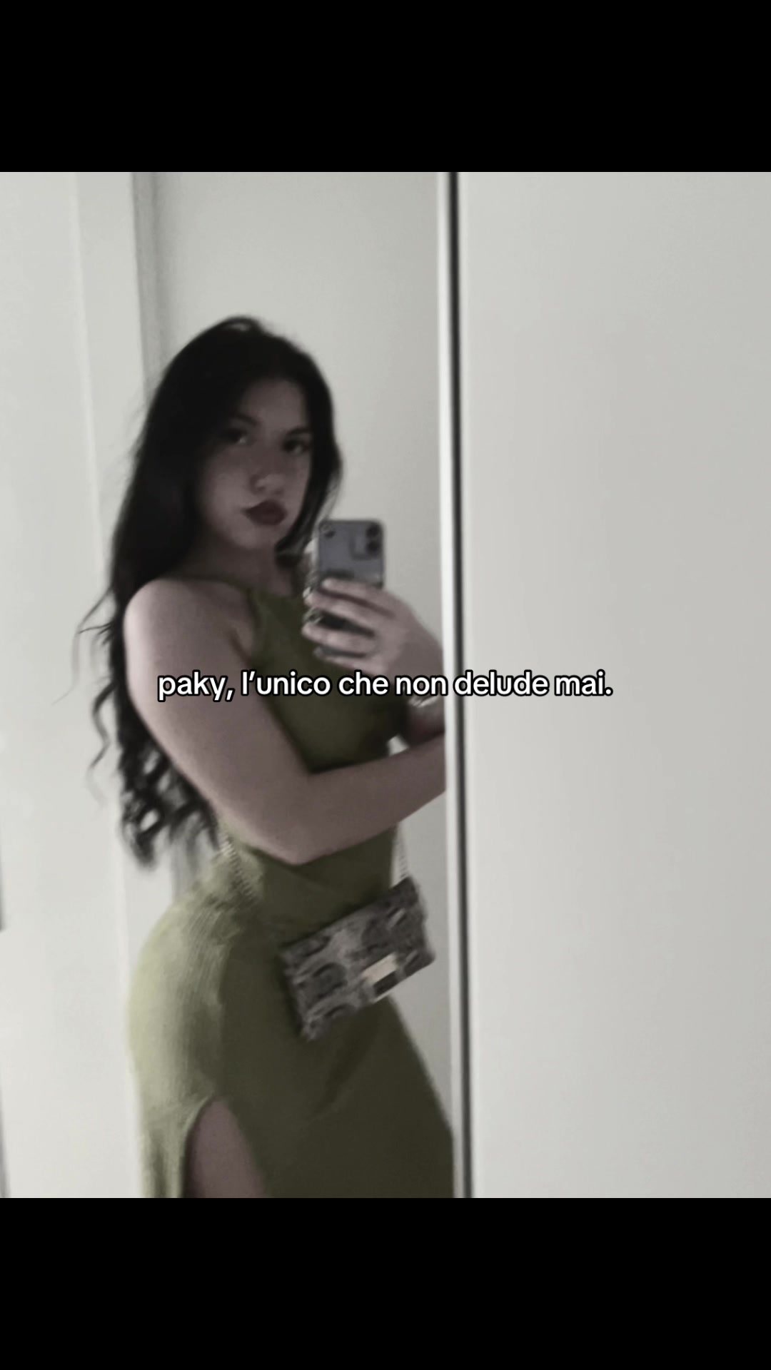 @𝒱