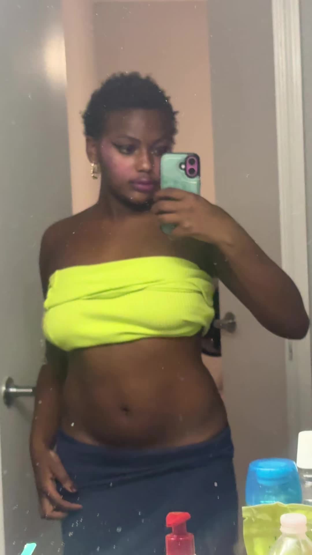 @ʙᴀʟᴅ ʜᴇᴀᴅ ʜᴏ ꜱʜʏᴛ👩🏾🦲