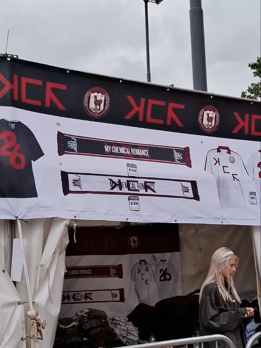 @Bex Valentine 🎃 elder emo