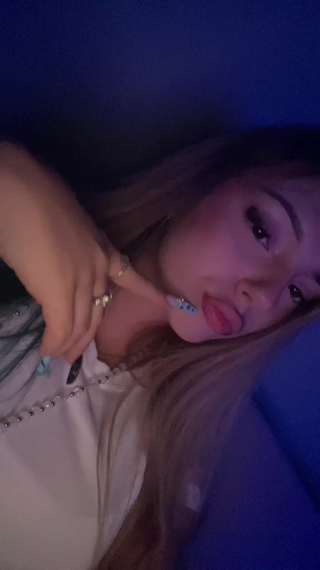 @In🧝🏼&zwj;♀️