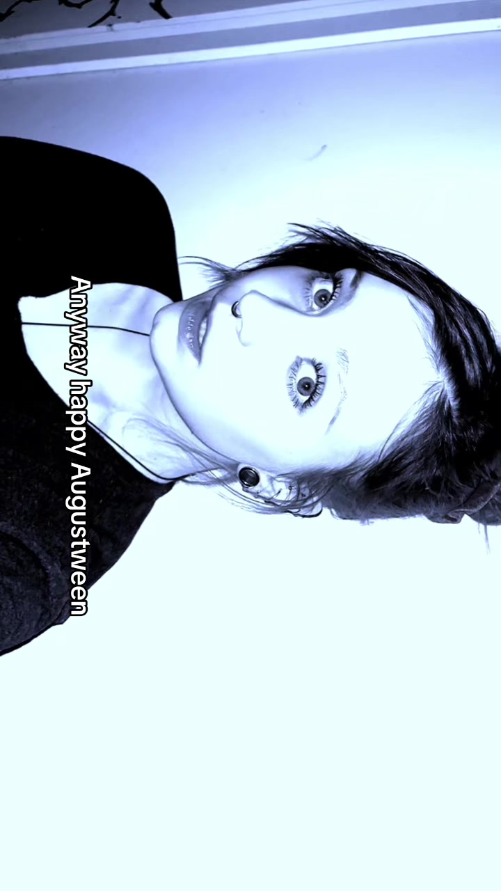 @𝙍𝙖𝙚 𝙍𝙖𝙚 🖤