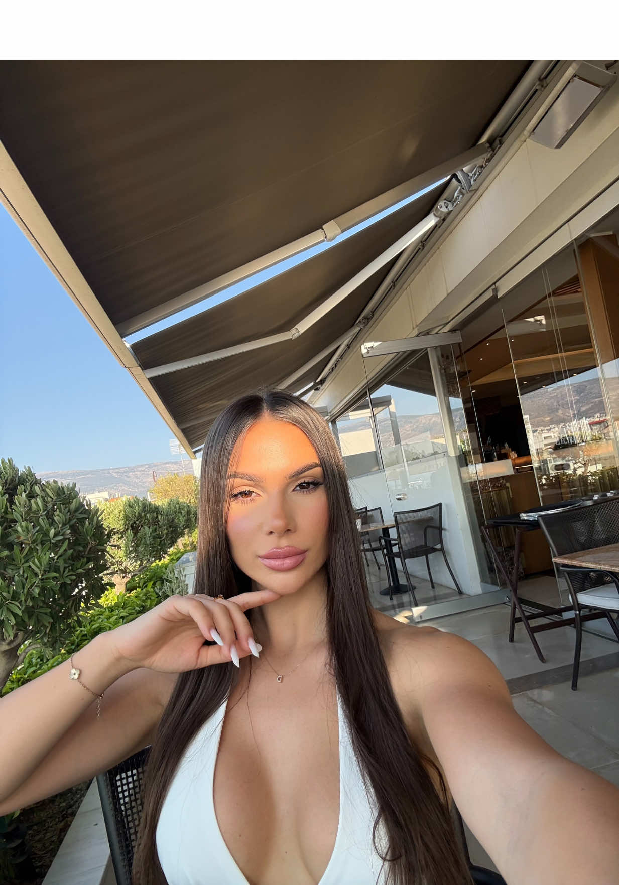 @dianaonisor