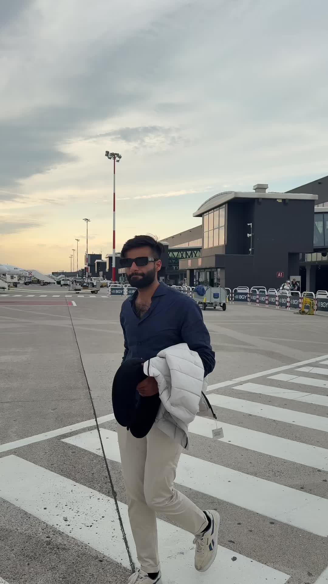 @Ali Malhi 10 🇺🇸🇵🇰