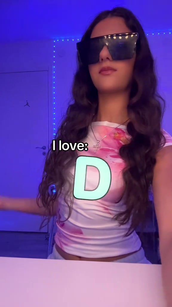 @👠