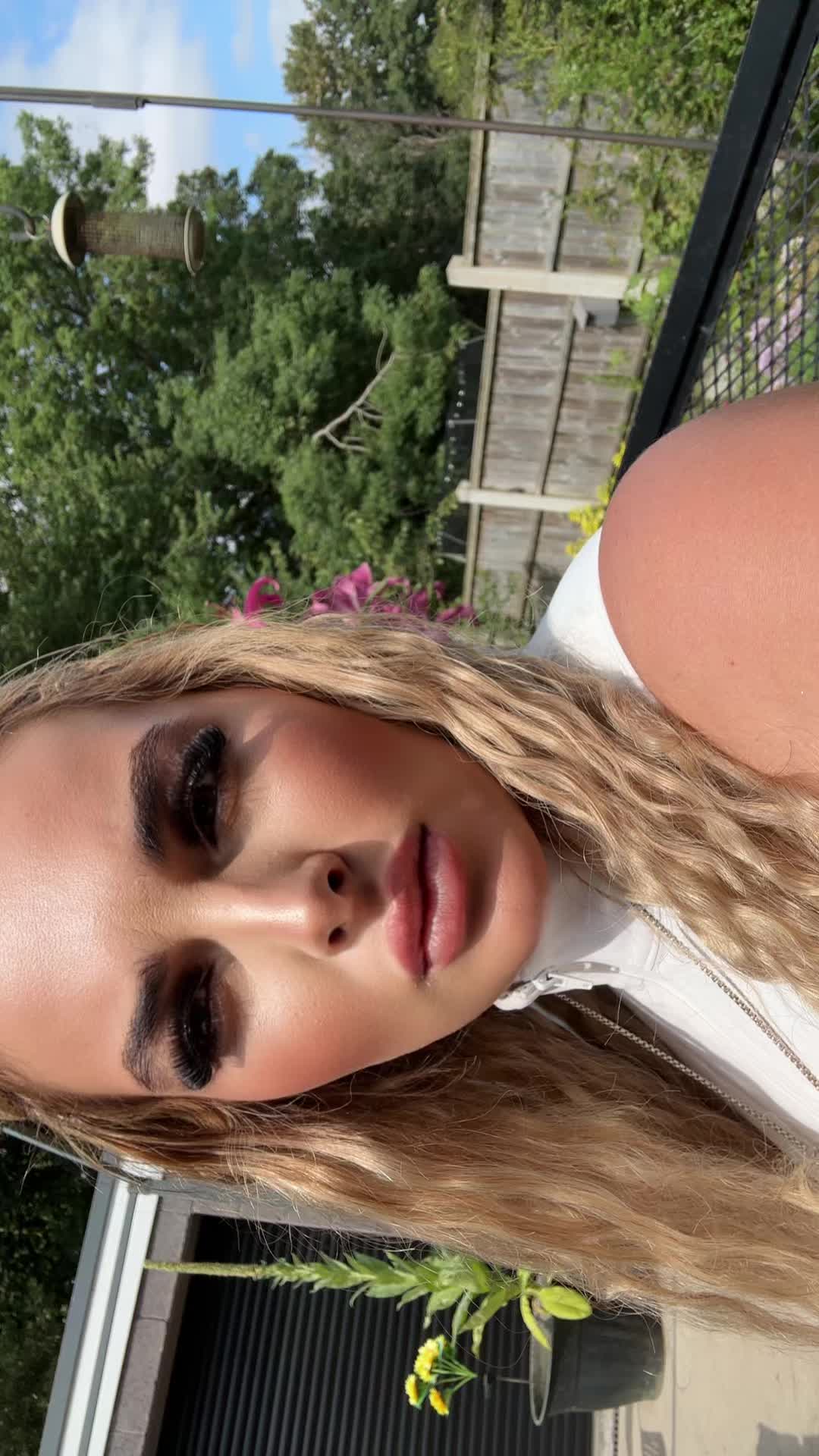 @nicoleinkles685