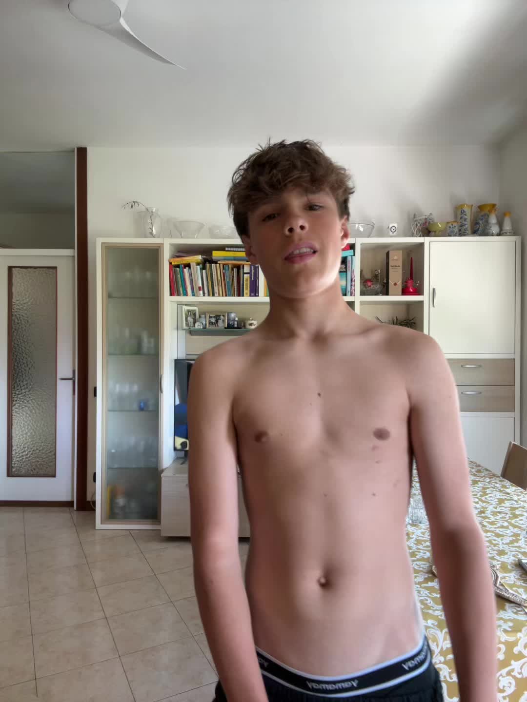 @🐊
