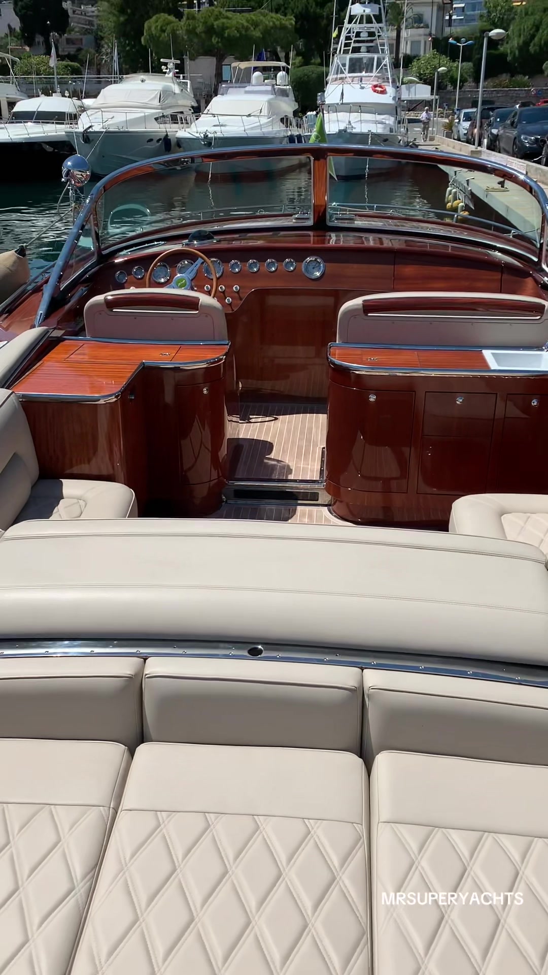 @MRSUPERYACHTS | Matthijs Rhee