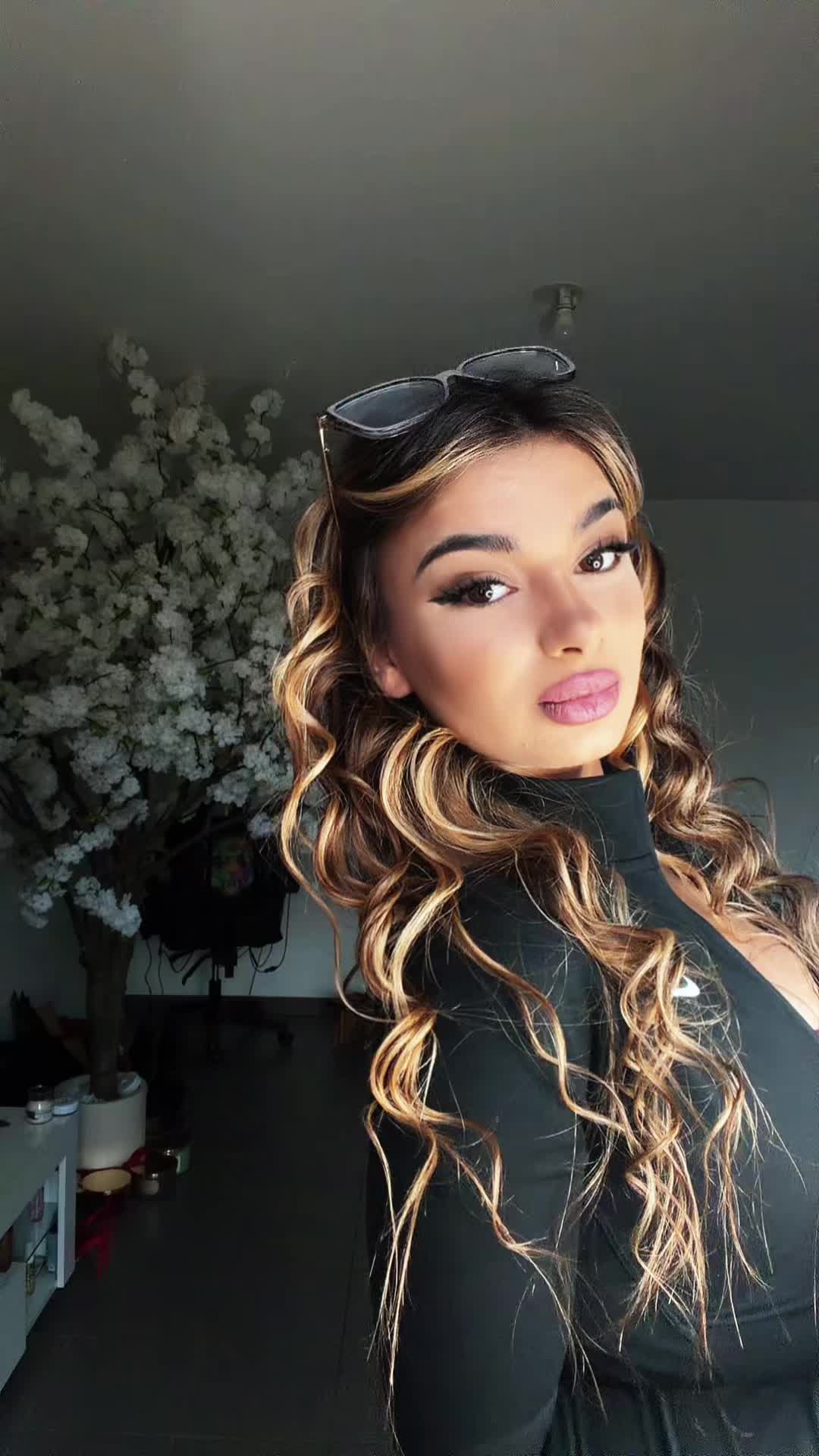 @Madame C&oelig;ur Noir. 🖤