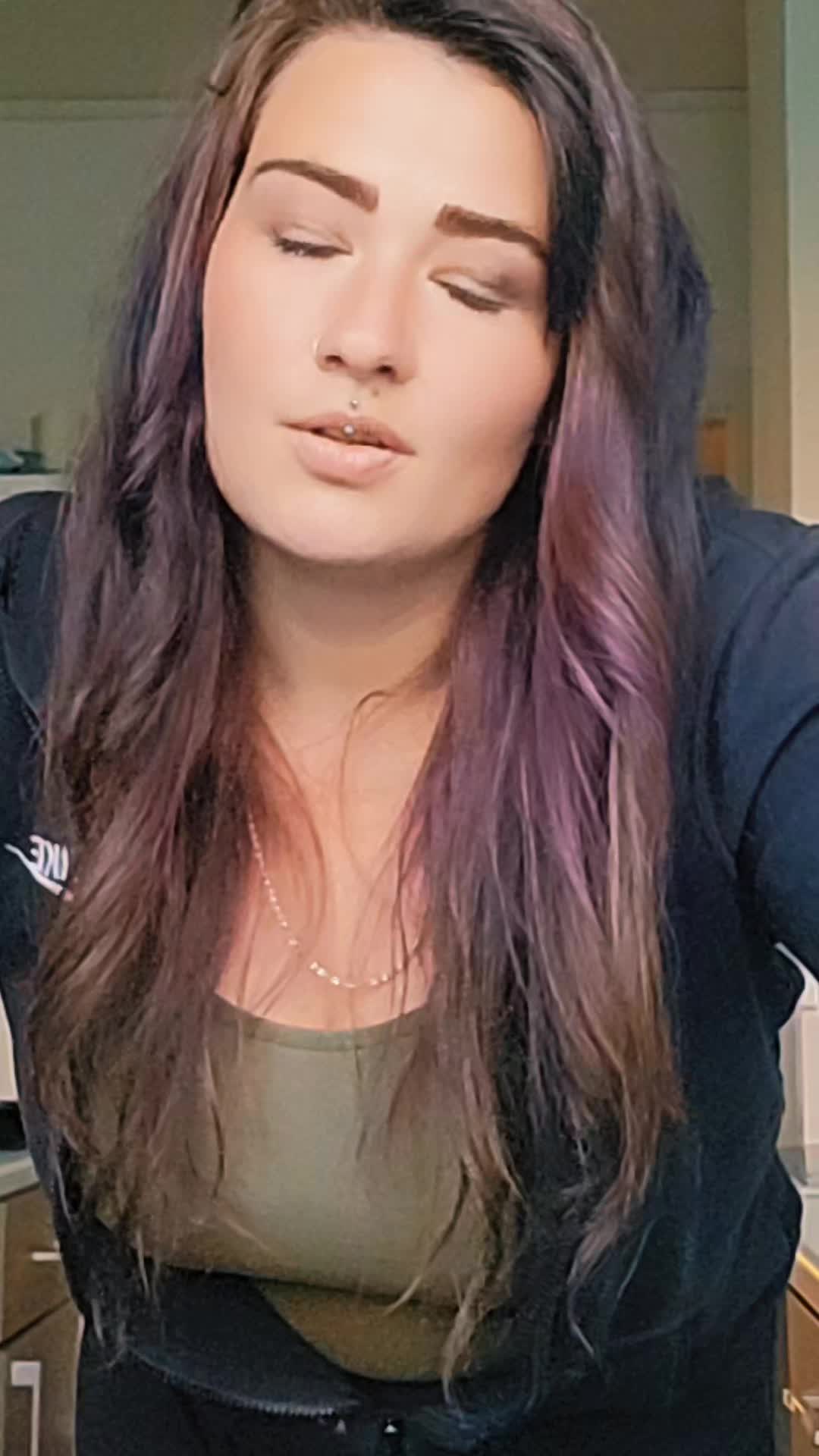 @_SmokaHontas__