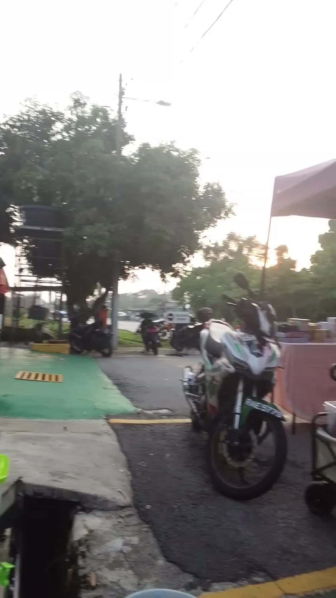 @yas
