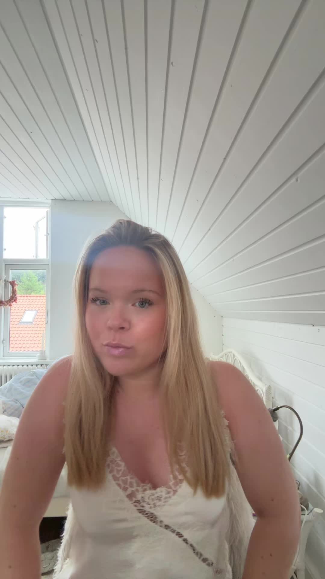 @Ella_steinstö🪽
