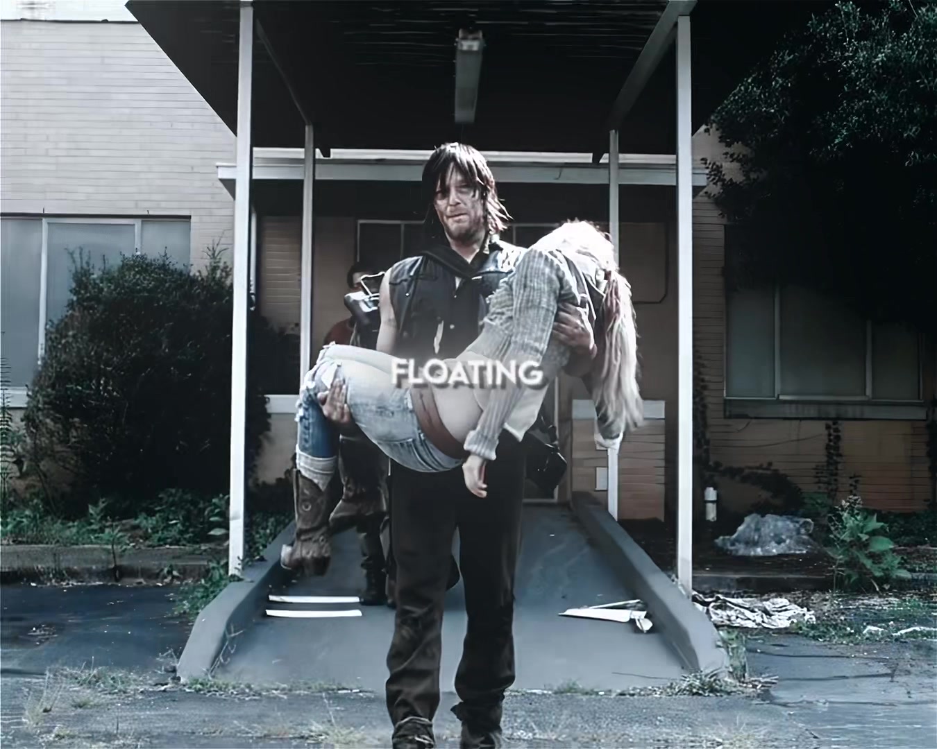 @Laura🧟&zwj;♀️