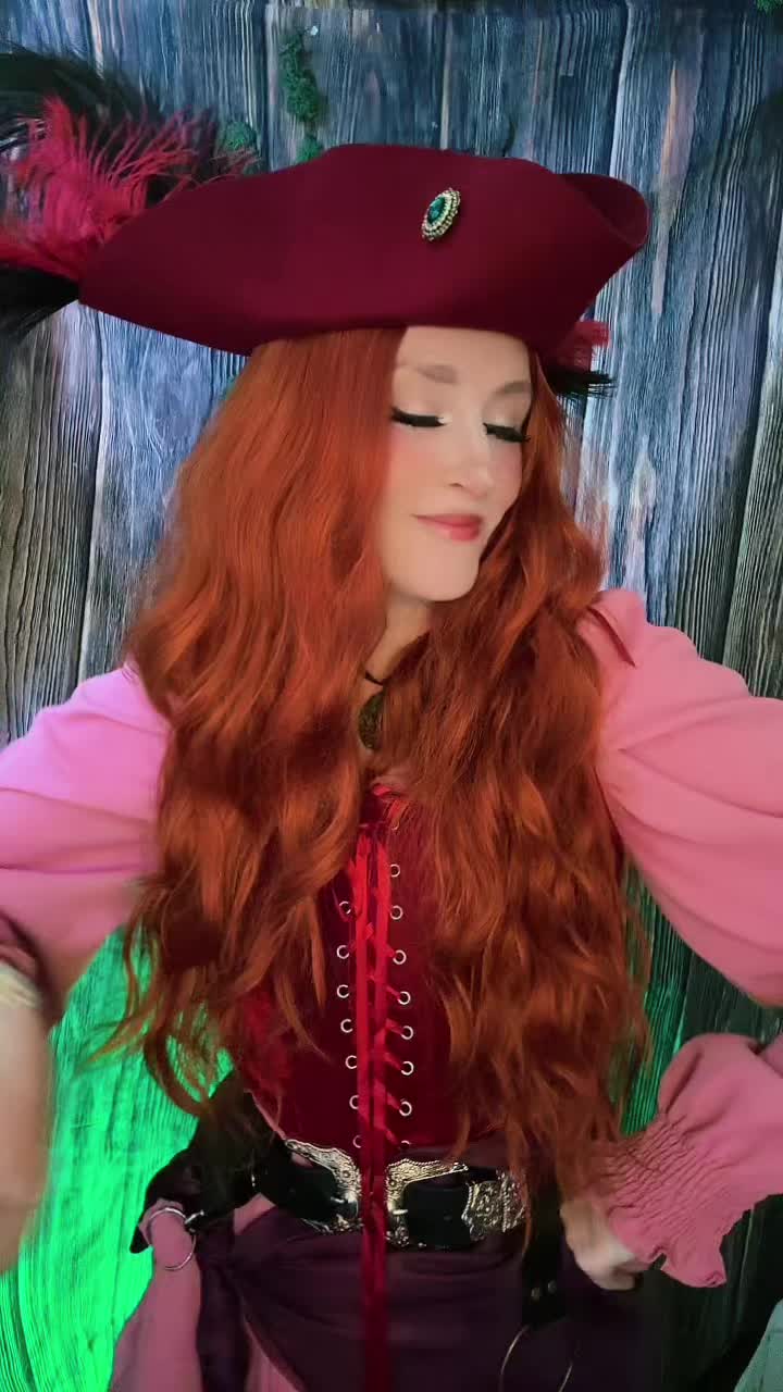 @Pixie_Scarlett
