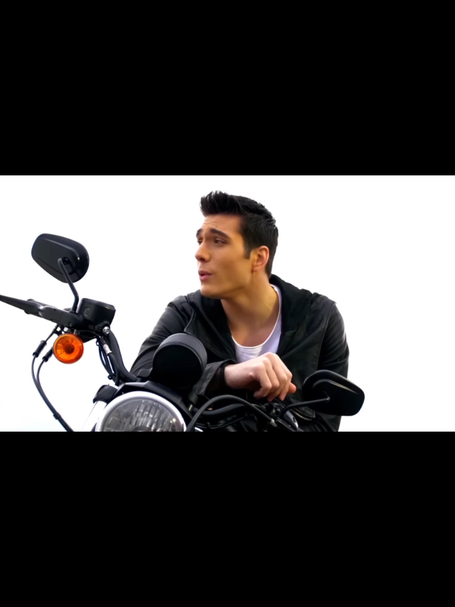 @greeksingers
