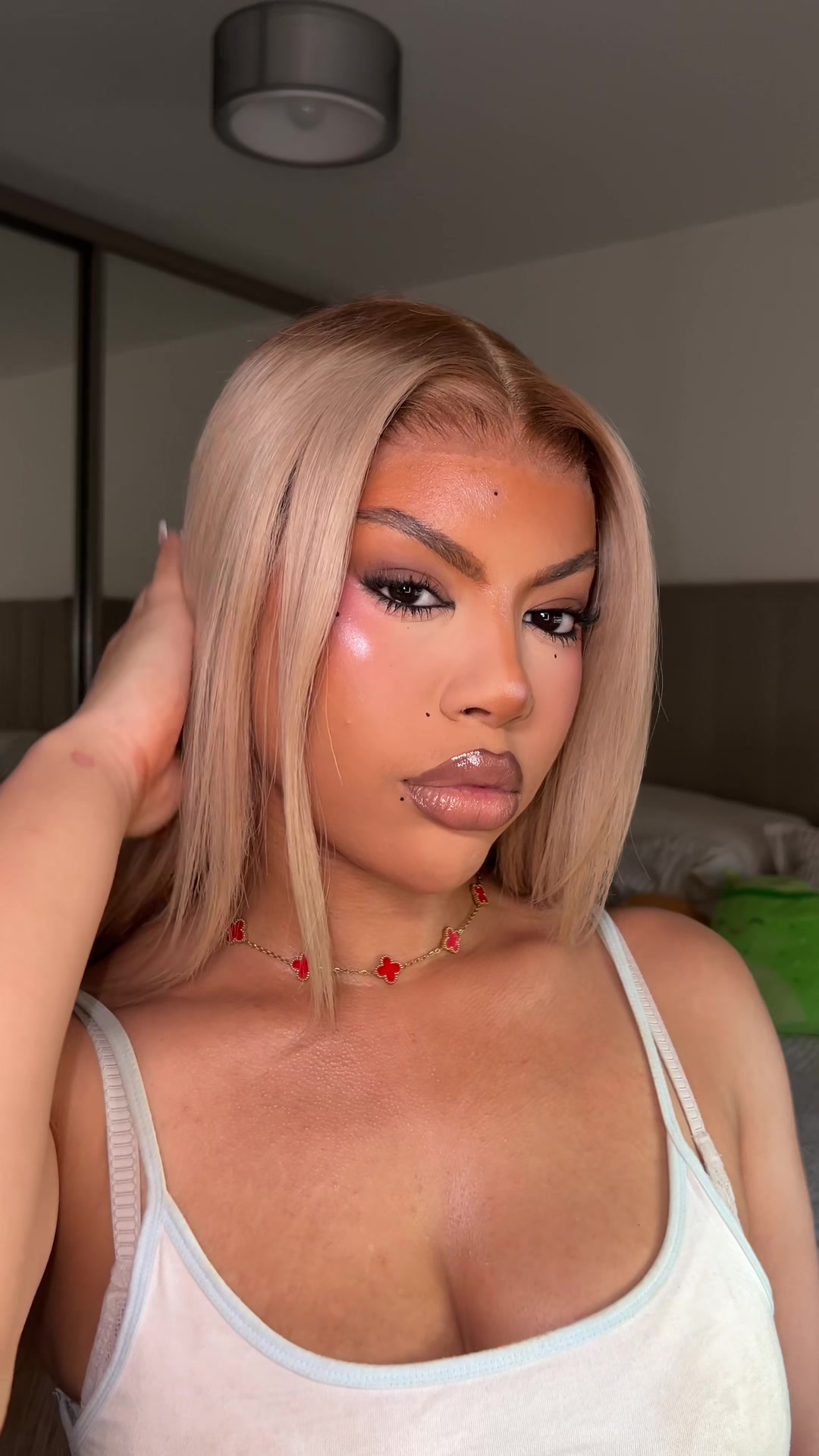 @inezblanchettee