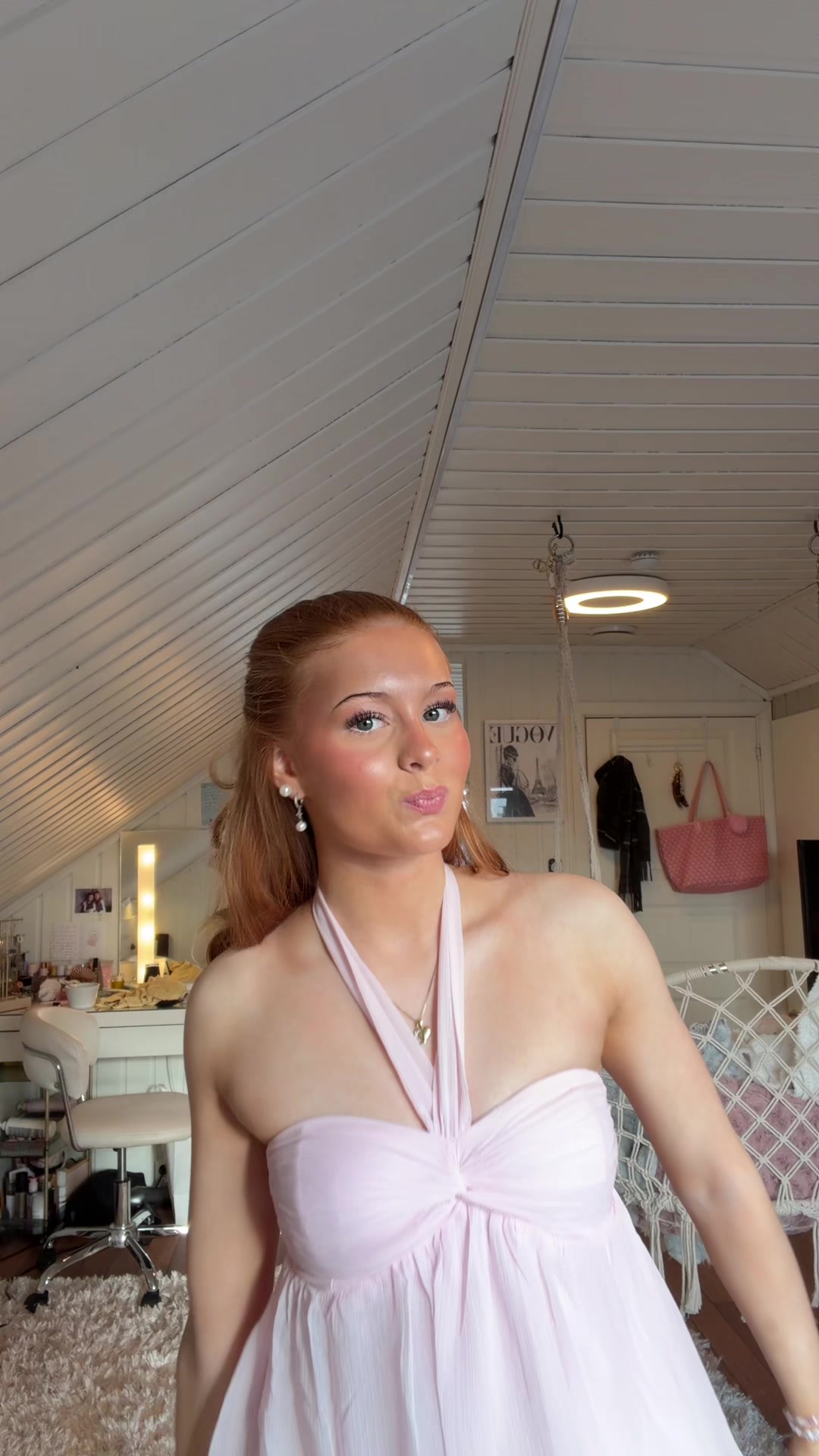 @LEAH SPJELKAVIK