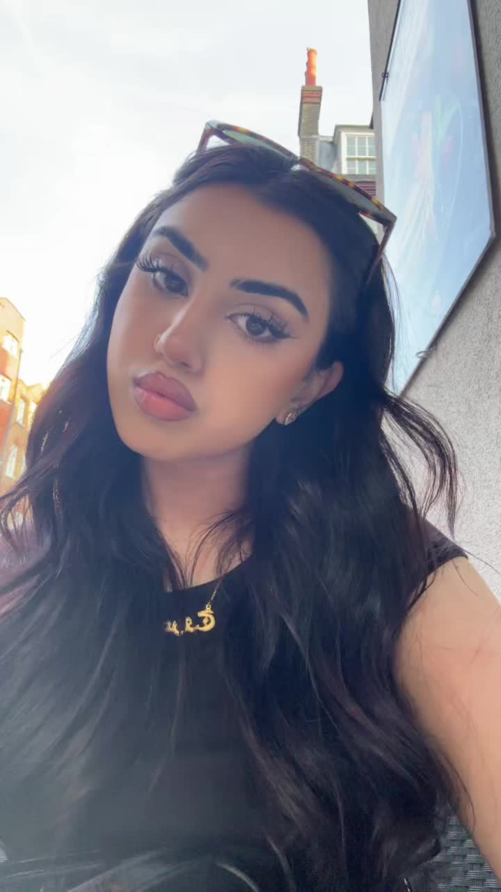 @arooj