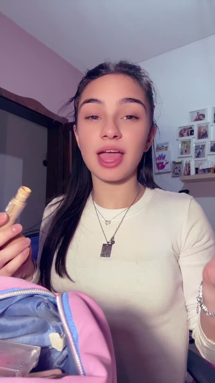 @Adelepzz