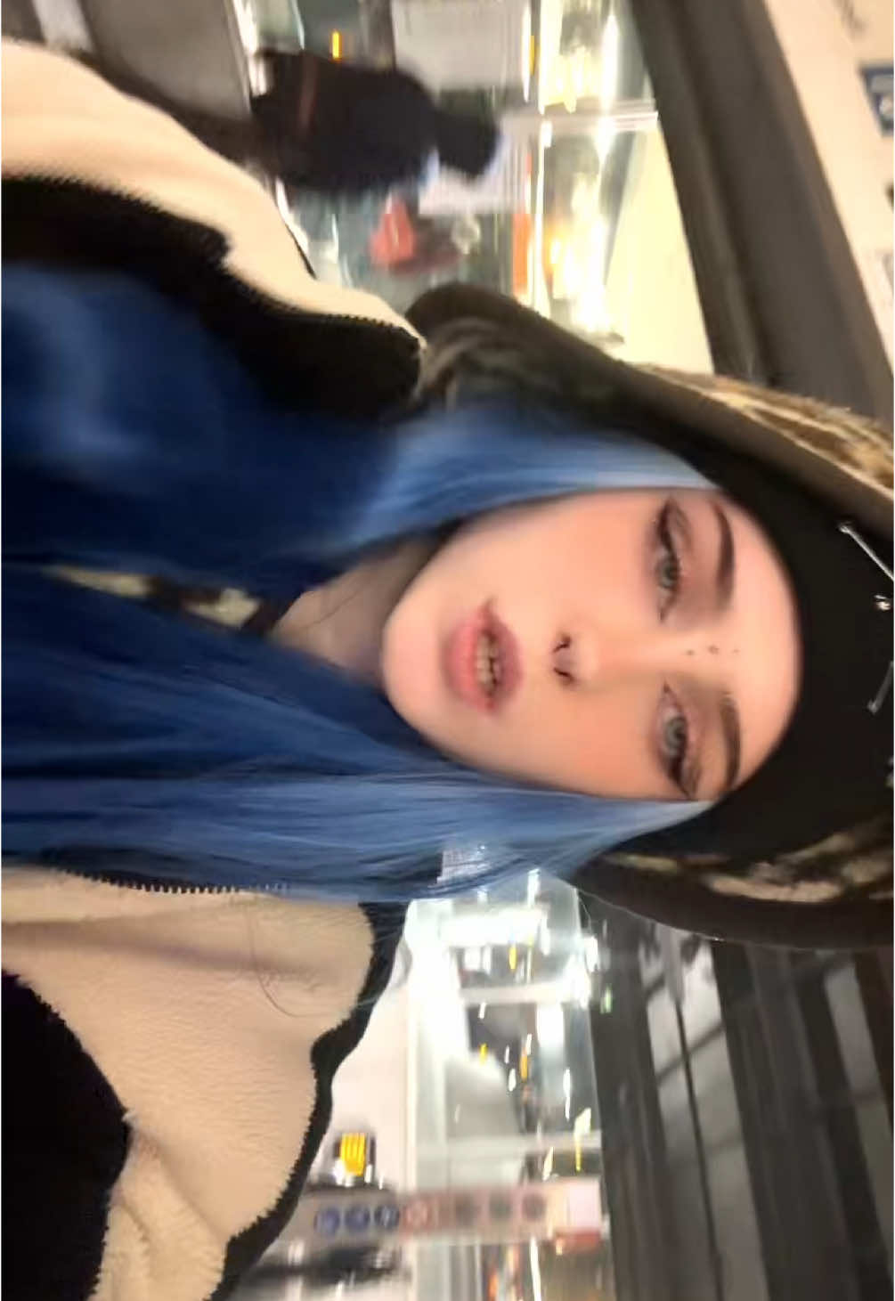 @holly.sm444