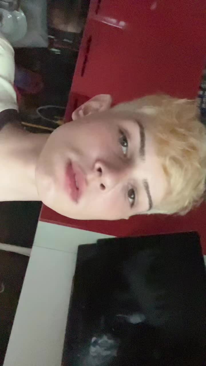 @denniukk
