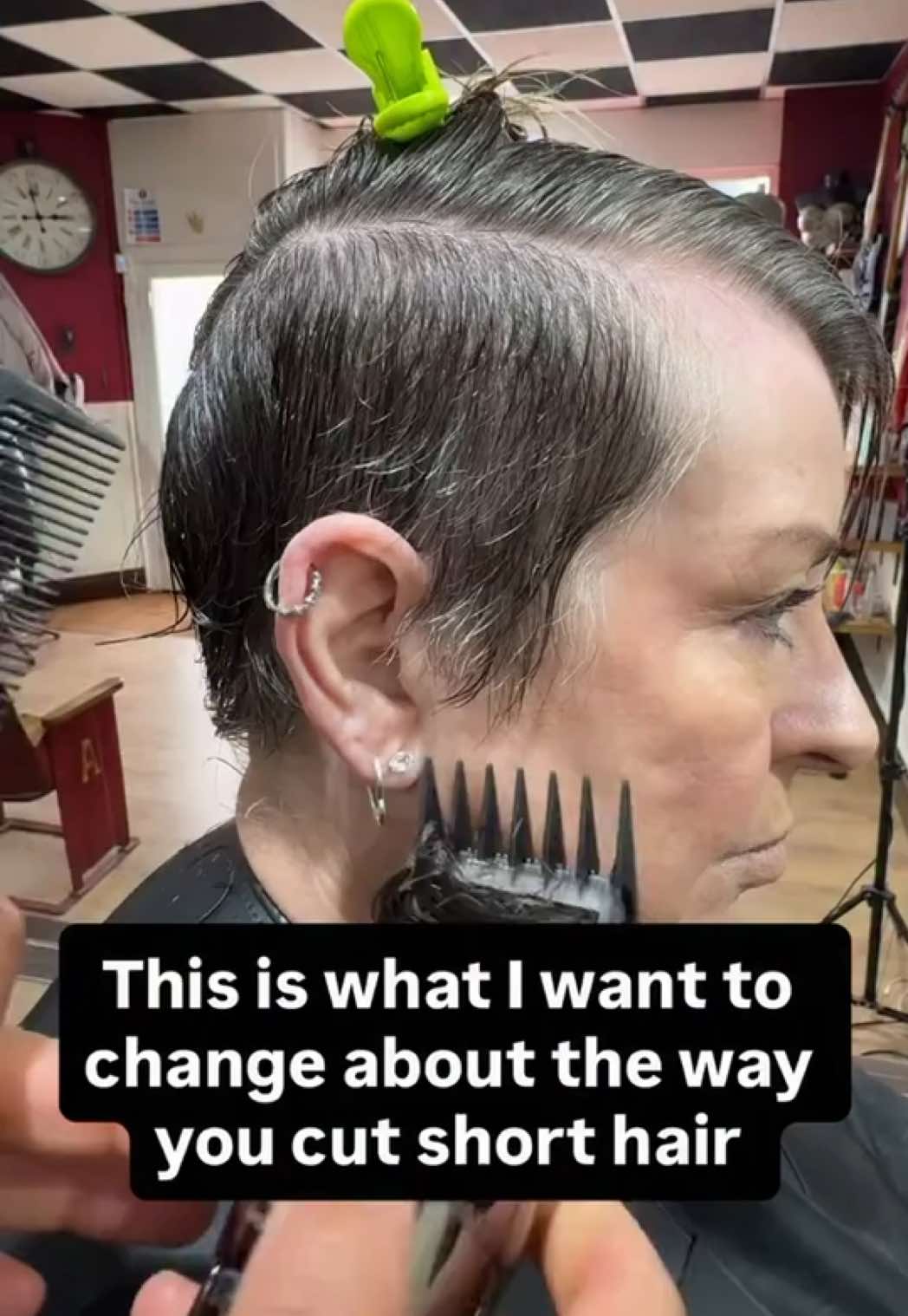 @Short Hair Cutting Specialist