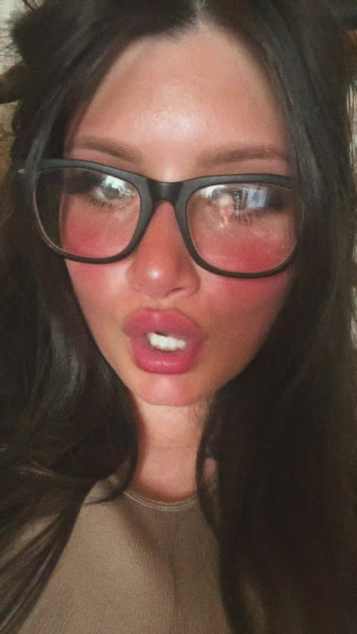 @Katieholmes