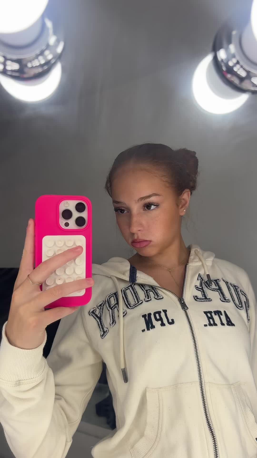 @𝐞𝐥𝐢 𝐦𝐞𝐥𝐨