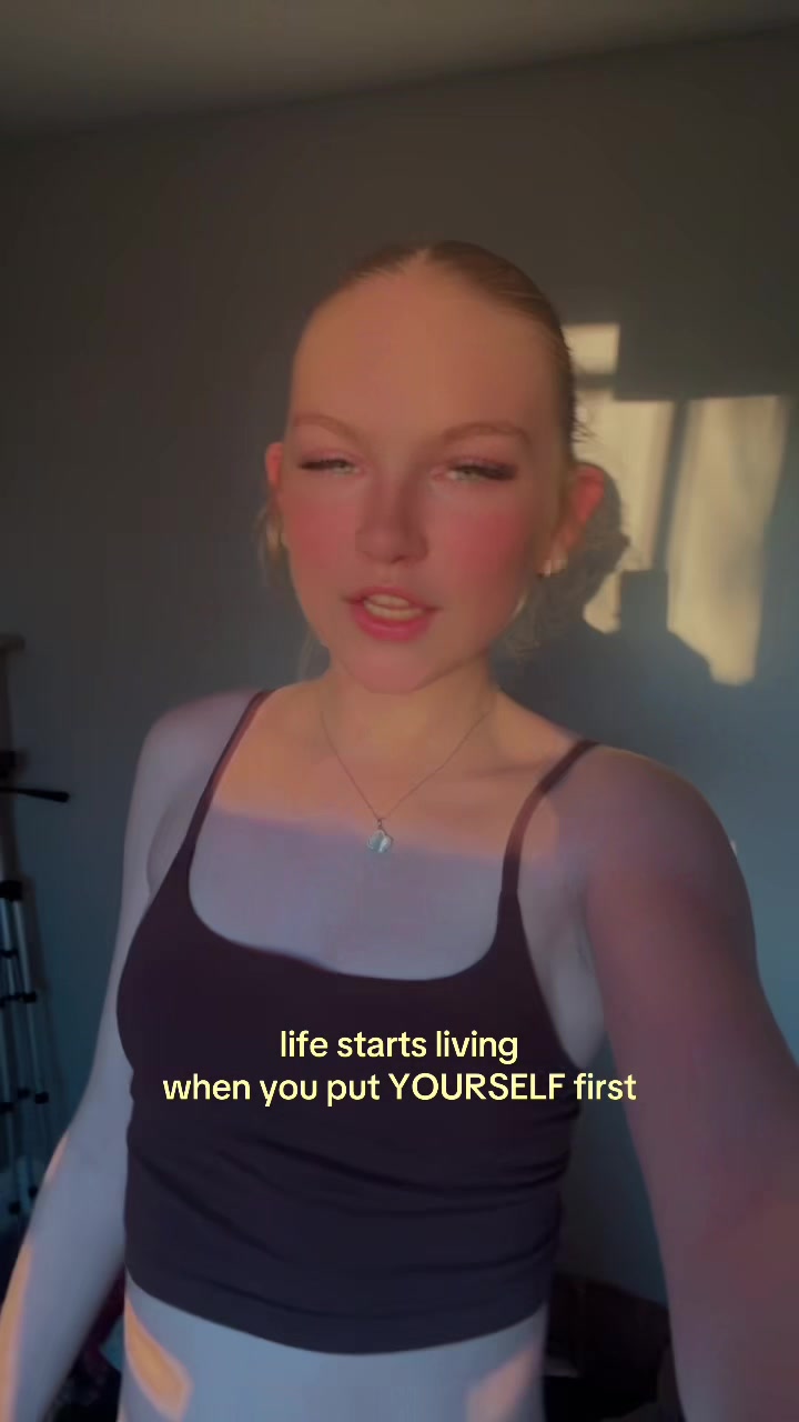@molls 🤍🍦🧺🧸