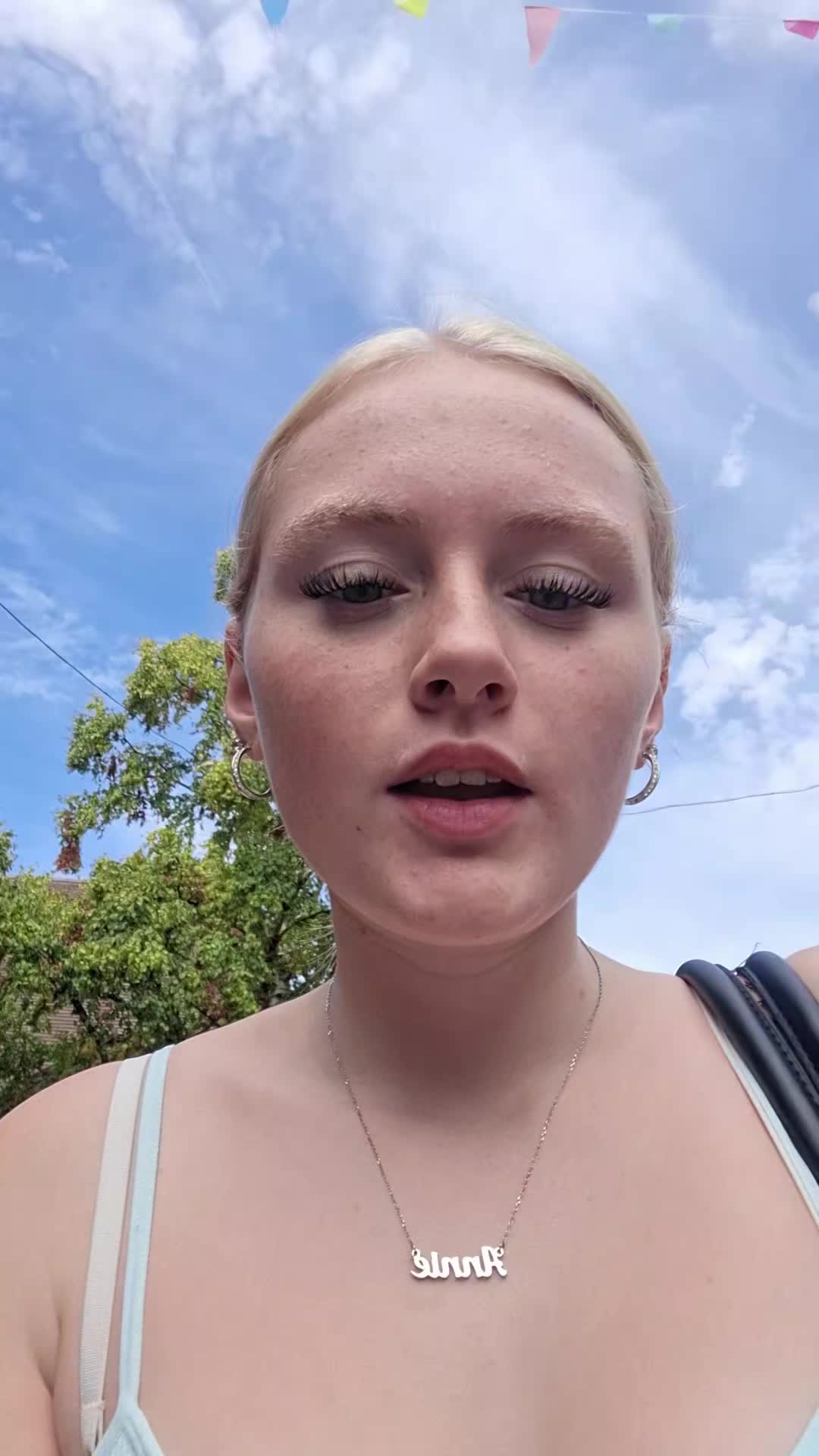 @AnnieLee