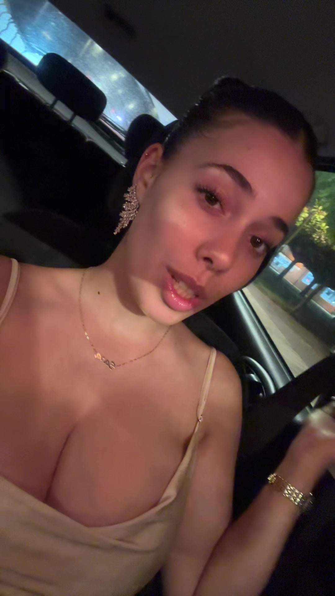 @Sarita Seara👩🏽&zwj;❤️&zwj;💋&zwj;👩🏽